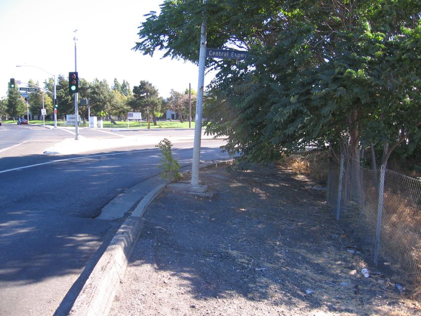 end of gravel. How to cross or turn right?