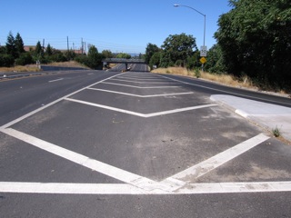 Looking W,  the start of Central Expy.